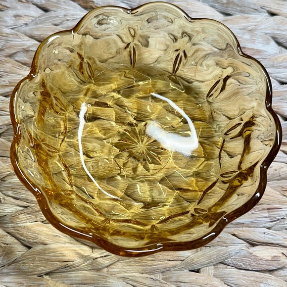 6 Vintage 70s Anchor Hocking Fairfield Amber Scalloped Edge Glass Dessert Bowls - Picture 2 of 8